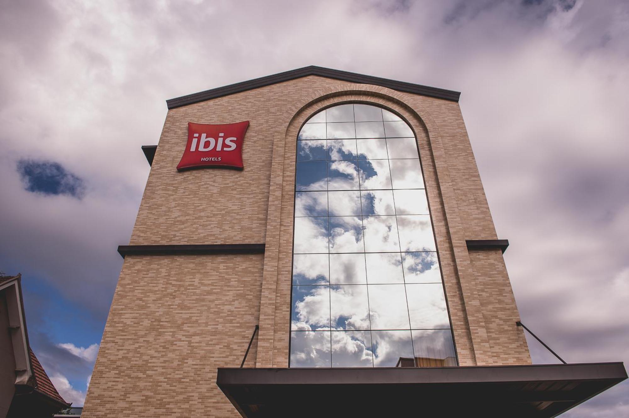 Ibis Carlos Barbosa Esterno foto